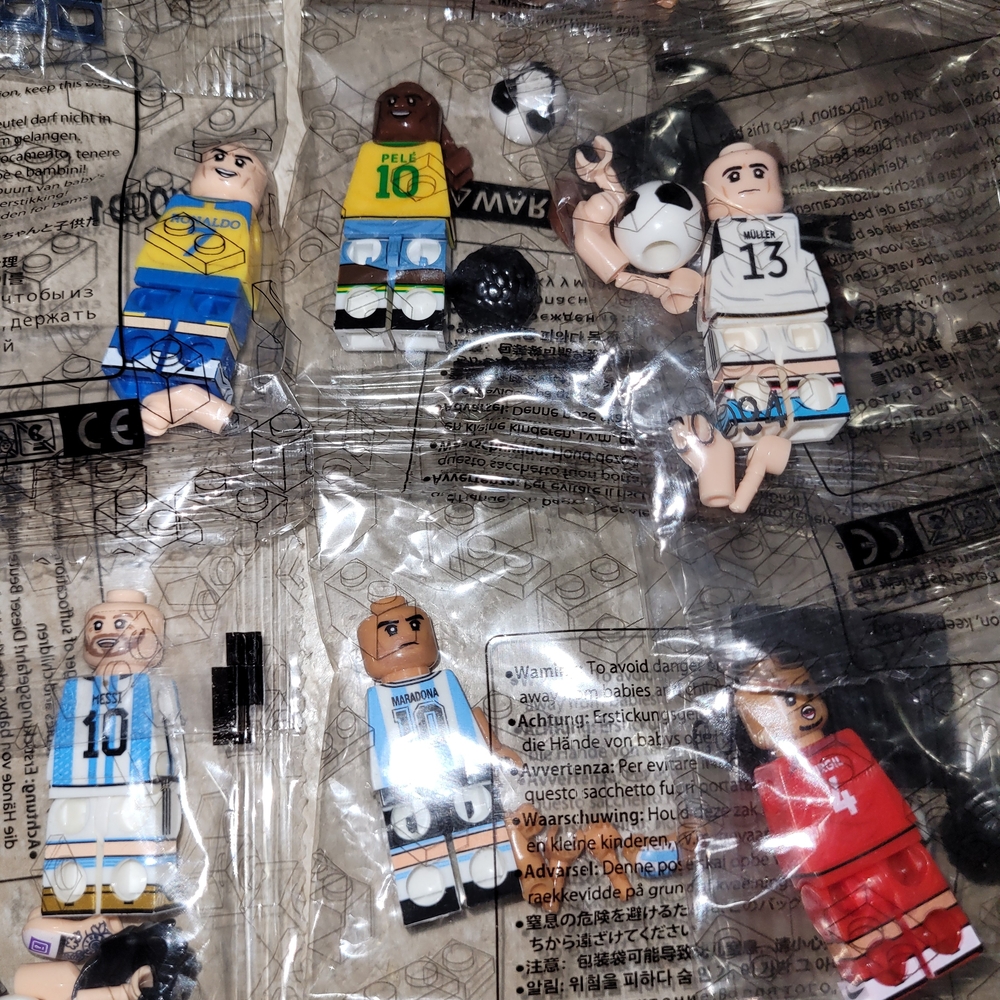 Soccer Minifigure Blind Bag Set - Multicolor Football Players - Picture 5 of 5